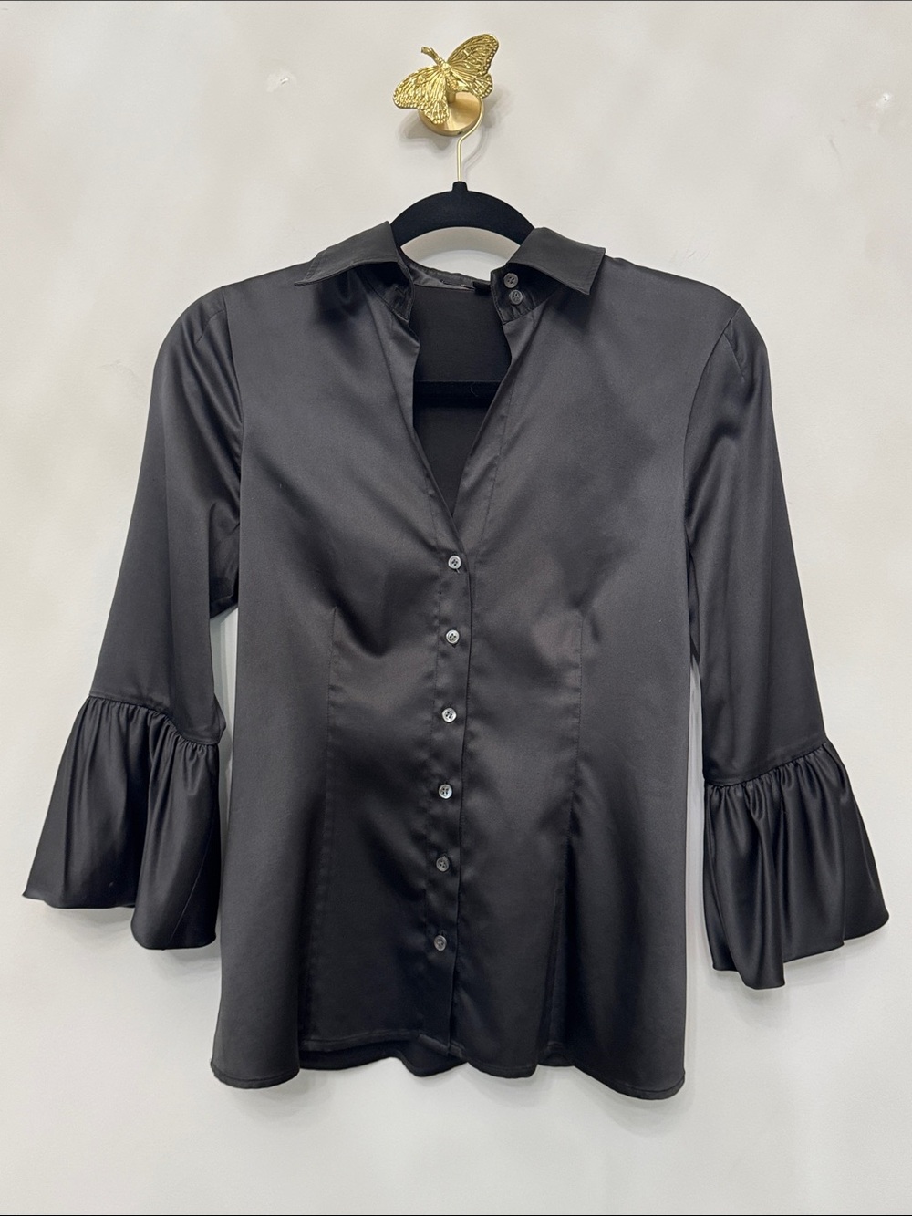 BCBGMaxAzria Black Button-Front Ruffle-Sleeve Blouse